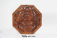 藏品(建築構件－八卦（夔龍）木雕窗)的圖片