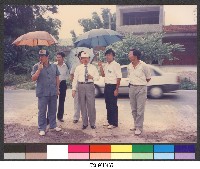 藏品(蔡敏忠院長巡視合影(國立體育學院創校照)-相片)的圖片