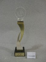 藏品(民國101年全國大專校院運動會-公開男生組體操團體錦標-冠軍獎盃)的圖片