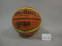 藏品(國手簽名籃球：傅達仁、陳祖烈、王耀煌、蕭辰雄、石承禮等選手᠁等人簽名)的圖片