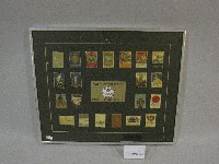 藏品(歷屆奧林匹克運動會海報-21枚紀念徽章(裱框))的圖片