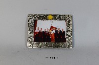 藏品(前立法院長王金平獲頒本校榮譽博士學位紀念合影)的圖片