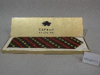 藏品(國立體育學院紀念品-紅黑色相間領帶)的圖片