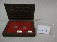 藏品(中國人民大學70週年徽章紀念品)的圖片