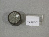 藏品(紙鎮紀念品-美國春田學院贈)的圖片