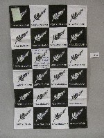 藏品(紐西蘭黑白方格簽名紀念巾-陳景興贈)的圖片