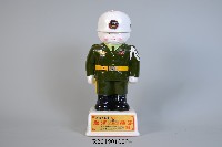 藏品(國防部新店監獄致贈周宏室校長紀念品-憲兵存錢筒)的圖片