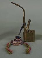藏品(水煙斗與煙袋)的圖片
