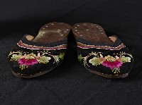 藏品(繡花布拖鞋)的圖片