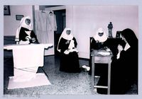 藏品(鄧雨賢相關照片114：做女紅的修女1)的圖片