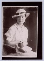 藏品(龍瑛宗翻拍照8：女子沙龍照1)的圖片