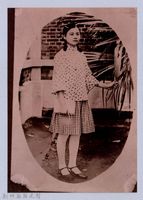 藏品(龍瑛宗翻拍照63：女子沙龍照3)的圖片