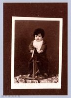 藏品(龍瑛宗翻拍照66：木馬上的女童)的圖片