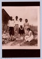 藏品(龍瑛宗翻拍照67：全家福3)的圖片