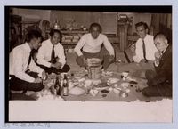 藏品(龍瑛宗翻拍照136：龍瑛宗與友人合影25)的圖片