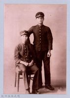 藏品(龍瑛宗翻拍照185：龍瑛宗與友人合影40)的圖片