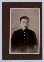 藏品(龍瑛宗翻拍照207：學生個人照28)的圖片