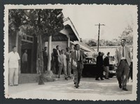 藏品(彭縣長出巡各市鎮：竹東鎮 竹東分局前)的圖片