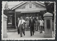 藏品(彭縣長出巡各市鎮：峨眉鄉(一)派出所)的圖片