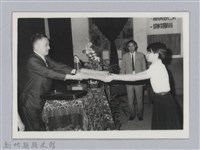 藏品(劉榭燻縣長主政時期：巡各校-8)的圖片