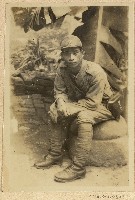 藏品(海南島台籍通譯官石墩上獨照)的圖片