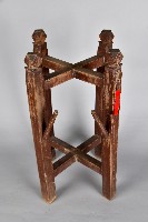 藏品(木製飯桶腳架)的圖片