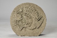 藏品(浮雕鳳凰牡丹石鼓)的圖片