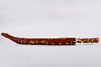 藏品(彩繪人面百步蛇紋祭典用佩刀)的圖片