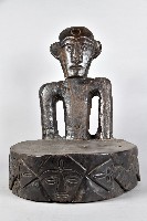 藏品(半身人像無足椅)的圖片