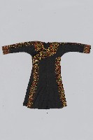 藏品(黑底鑲織繡花邊女長衣)的圖片