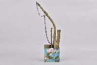 藏品(琺瑯梔花雙筒水煙斗)的圖片
