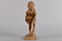 藏品(持棍奔跑人偶)的圖片