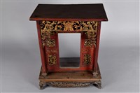 藏品(捲草花葉鏤雕束腰客家神龕)的圖片