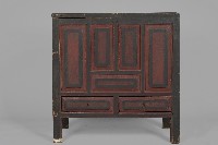 藏品(紅黑漆素面蓋頭櫃)的圖片