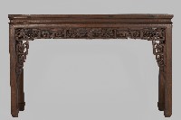 藏品(鏤雕四足馬蹄雲捲花草紋神案)的圖片