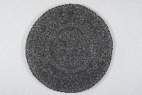 藏品(浮雕人像百步蛇紋石板桌面)的圖片