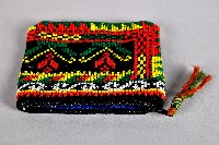 藏品(十字繡黑底幾何拉鍊零錢包)的圖片