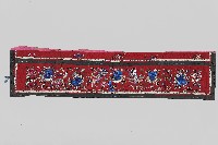 藏品(刺繡紅底黑邊牡丹飛鳥帳簾帶)的圖片