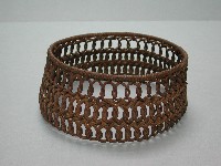 藏品(頭頂籐圈)的圖片