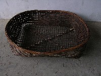 藏品(淺底竹籃)的圖片