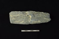 藏品(有槽石棒)的圖片