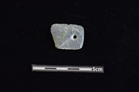 藏品(穿孔石板)的圖片