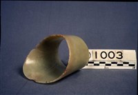 藏品(斜口筒形玉器)的圖片