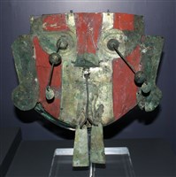 藏品(奇穆王國陪葬銀面具)的圖片