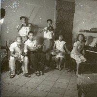 藏品(家庭音樂會（1950至2006年臺灣常民生活）)的圖片