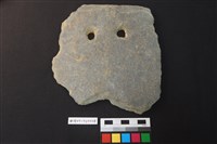 藏品(帶穿石板)的圖片