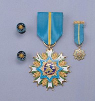 藏品(八等卿雲勳章)的圖片