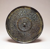 藏品(三龍磬折紋鏡)的圖片