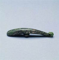 藏品(錯銀捲雲紋螭龍帶鉤)的圖片