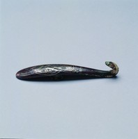 藏品(錯銀捲雲紋螭龍帶鉤)的圖片